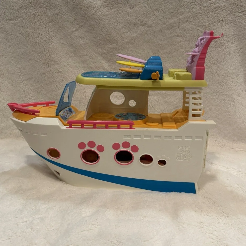 Littlest Pet Shop 2016 Cruise Ship Playset Incomplete SHIP ONLY